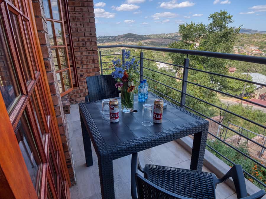 From Johannesburg: Kruger National Park 3-Day Safari - Skukuza Camp lunch beside the Sabie River