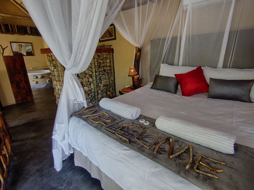 From Johannesburg: Kruger National Park 4-Day Luxury Safari - Marula Tree Boma: the bush barbecue that makes the lodge feel far away