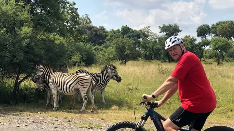 From Pretoria: E-Bike in the wild with game near Jo'burg - Getting started at the reserve: bike fitting and practice runs