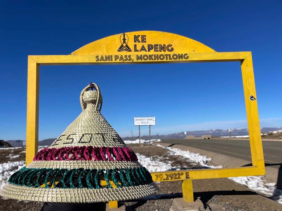 From Underberg: Extended Lesotho Day Tour - 9.5hrs - Lesotho in One Day: Sani Pass to Mokhotlong and Black Mountain