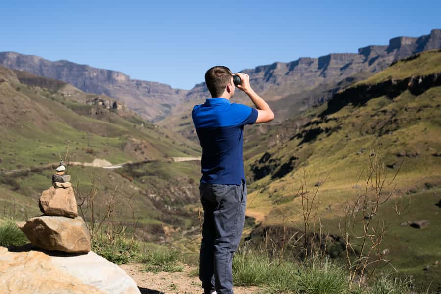 From Underberg: Sani Pass Private Day Tour - The 4x4 climb on Sani Pass, from 1,544 m to 2,876 m