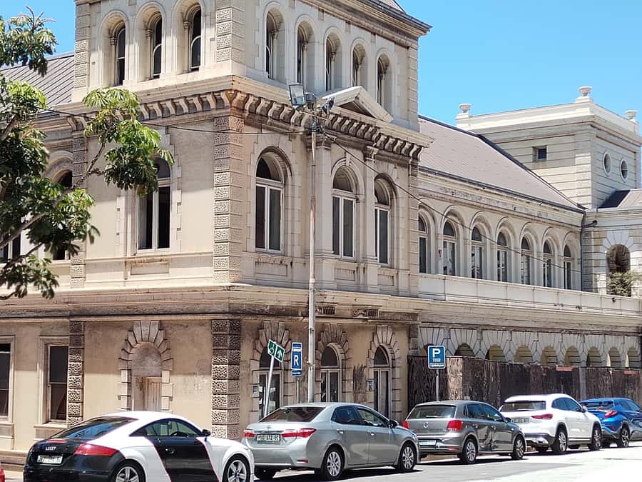 Gqeberha: City Highlights Car and Walking Tour - The walking portion, hills, and how to stay comfortable