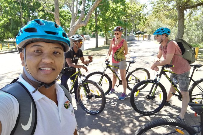 Guided Bike Tour of Stellenbosch - Stellenbosch University campus ride and student life context