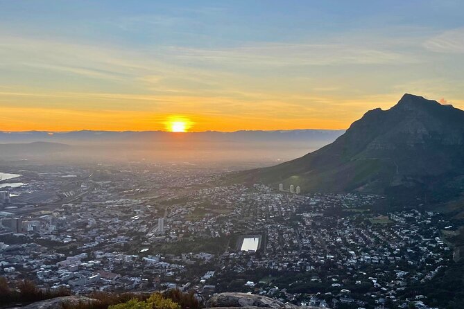 Guided Sunset/Sunrise Hike on Lions Head,Cape Town (Hotel Pickup) - Sunrise vs sunset: what you’ll notice in the sky as colors change