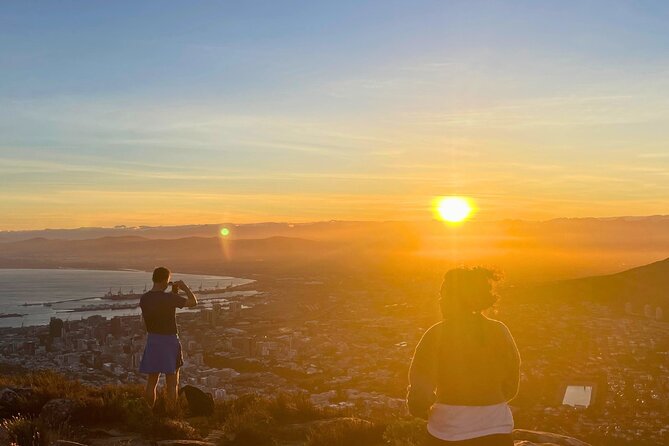 Guided Sunset/Sunrise Hike on Lions Head,Cape Town (Hotel Pickup) - Photo moments that actually make sense (and how your guide helps)