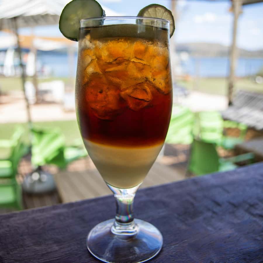 Hartbeespoort Dam: 1 Hour Standard Scenic Boat Cruise - The return loop: zoo and Yacht Club perspectives