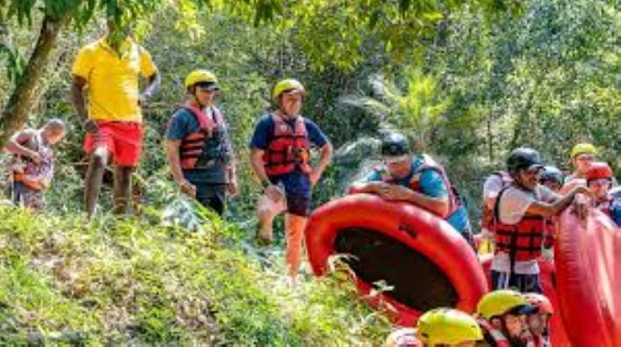 Hazyview : Tubing/Geckoing/Kloofing - Hazyview’s Sabie River: tubing plus two styles of controlled chaos