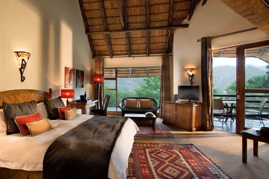 Johannesburg: 2-Day 4-Star Pilanesberg Safari - Day 1 Afternoon 4x4 Safari Drive: Using the Park’s Roads