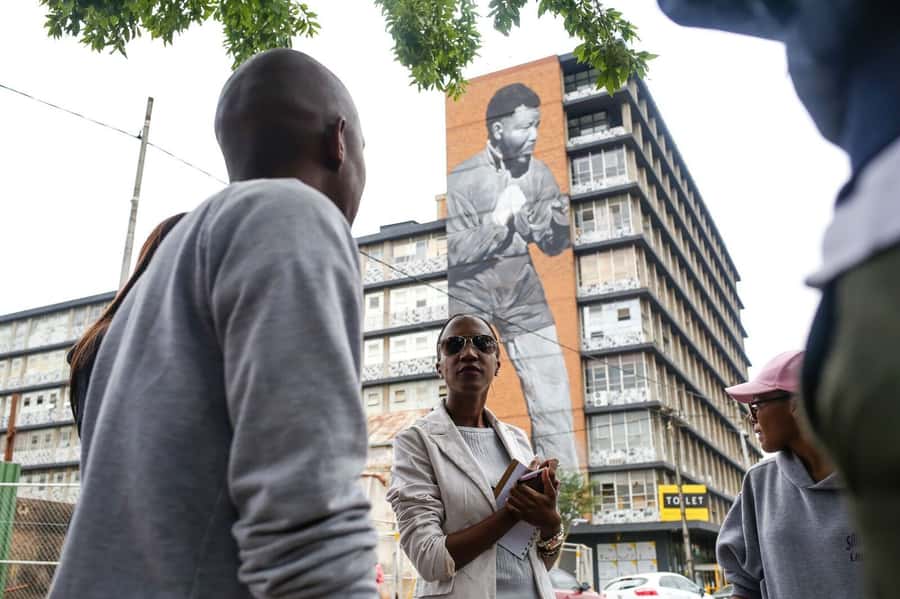 Johannesburg: City of Gold Walking Tour - Kwa Mai-Mai Traditional Market: shopping with a story