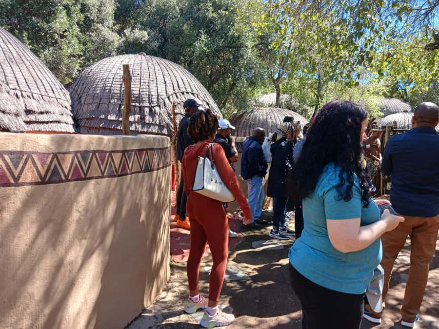 Johannesburg: Lesedi Cultural Village Show with Pickup - Getting to Lesedi Cultural Village from Johannesburg, with private pickup