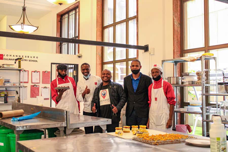 Johannesburg: Local Food Tasting Guided Walking Tour - Yeoville With Westminster Mansions In Your Back Pocket