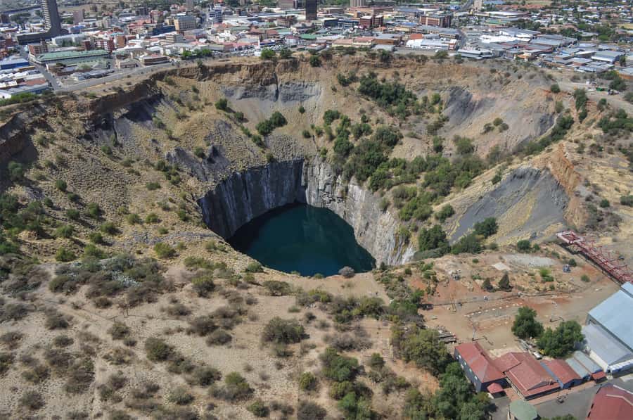 Johannesburg: Pretoria and Cullinan Diamond Mine Tour - Practical tips for a smoother day