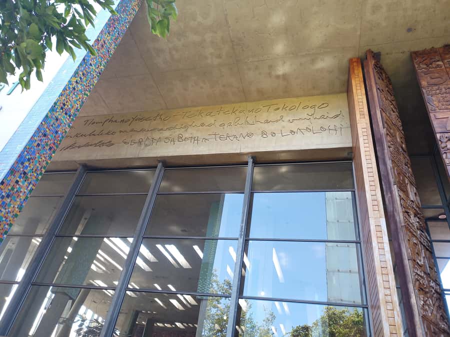 Johannesburg: Private Guided City Tour with Apartheid Museum - Languages, Private Guidance, and How the Guides Teach