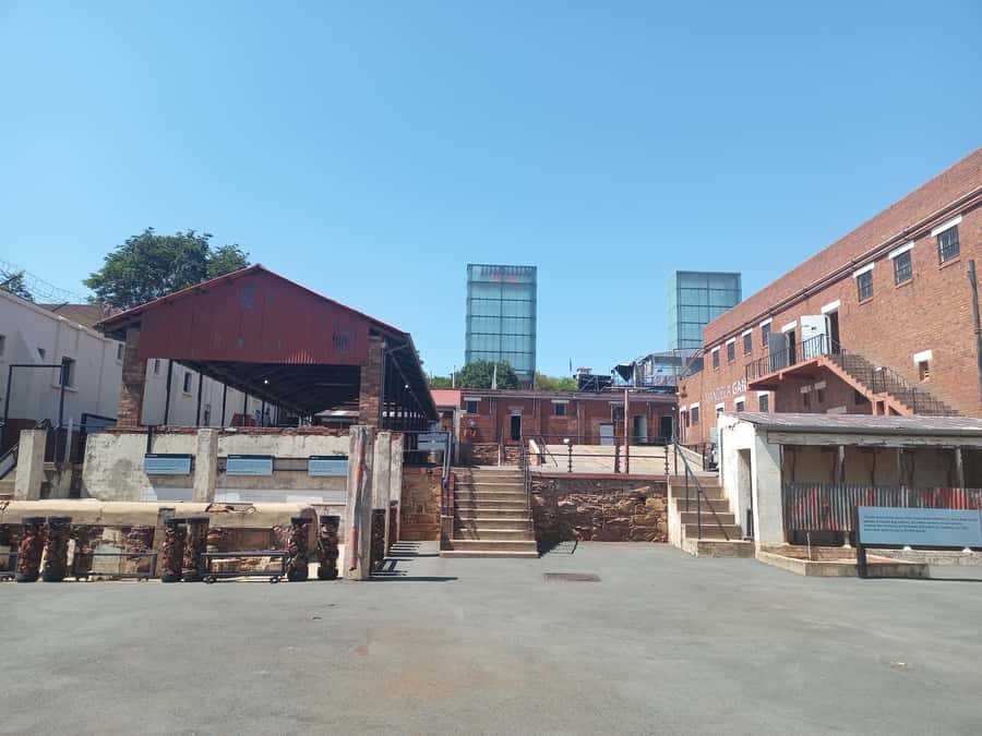 Johannesburg: Private Guided City Tour with Apartheid Museum - Constitutional Hill and the Old Fort: The Place Where Justice Lives