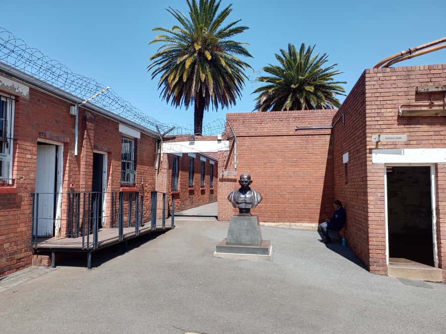 Johannesburg: Private Guided City Tour with Apartheid Museum - Gandhi Square: A Calm Landmark With Political Echoes