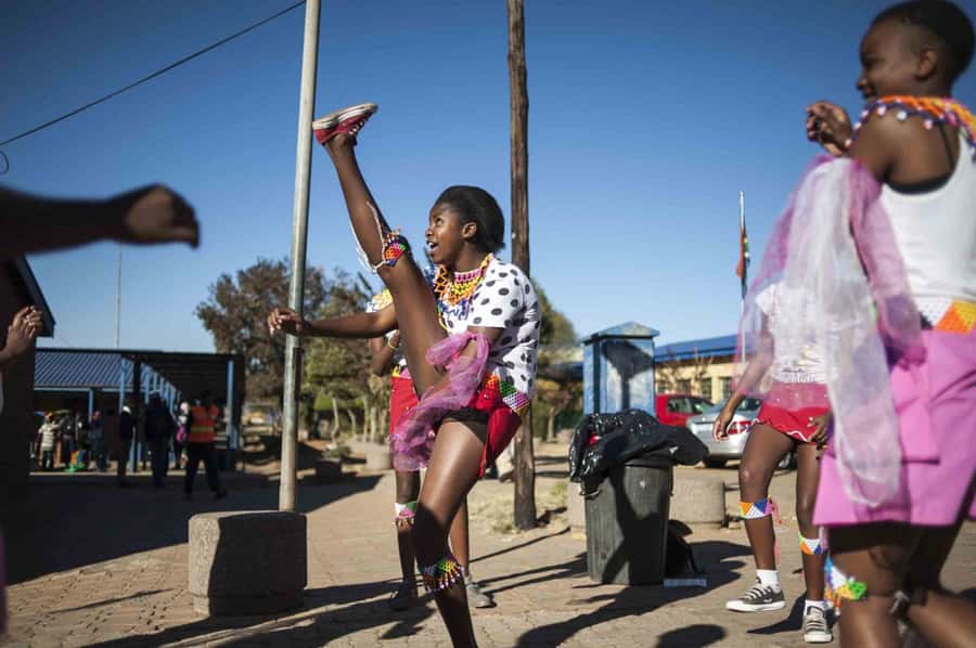 Johannesburg: Soweto Half-Day Tour - First stop: Johannesburg pick-up and the road into Soweto