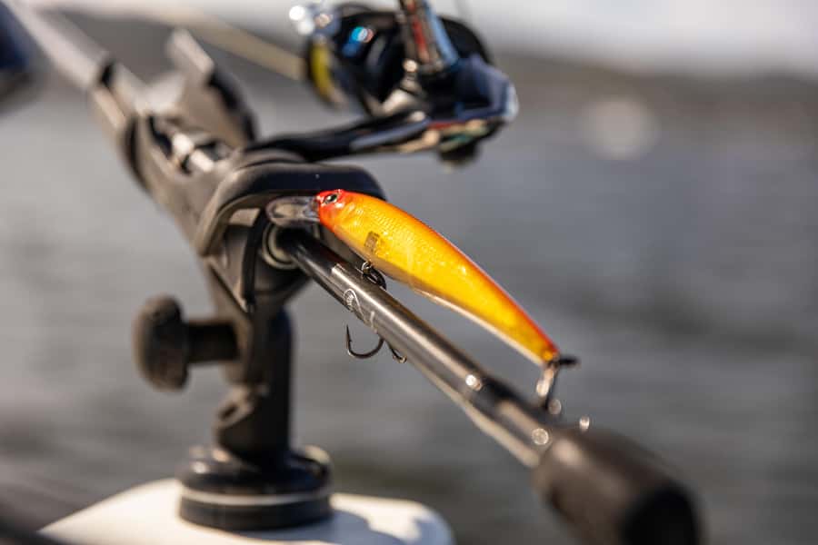Knysna Lagoon Fishing Charter - Guide Style: Help for Beginners, Serious Technique for Anglers