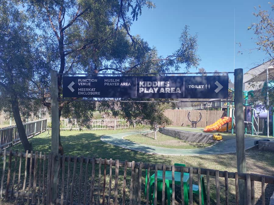 Lion park - Hartbeespoort: photo stop, shopping, and a long break