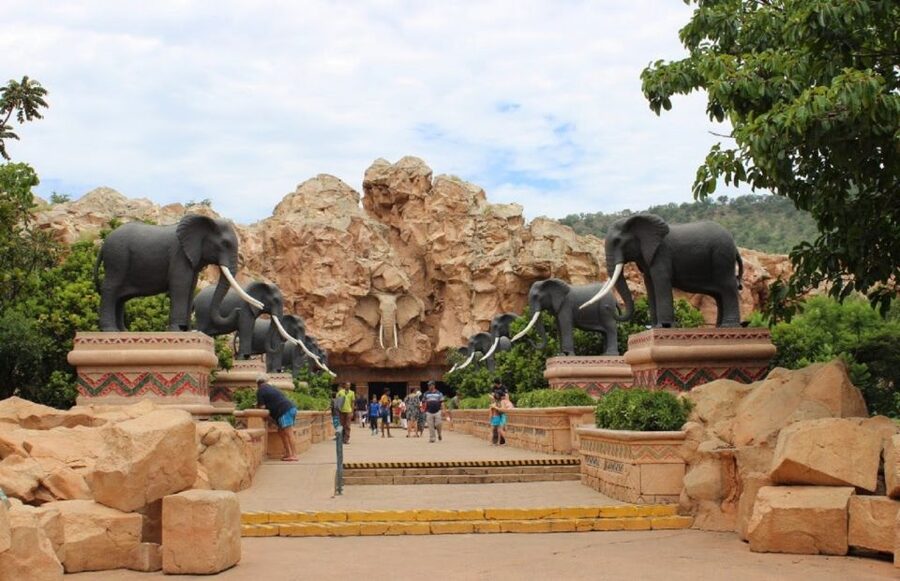 Pilanesberg Full-Day Shared Safari with Sun City Visit - The Big Five moment: what to realistically expect in a full-day format