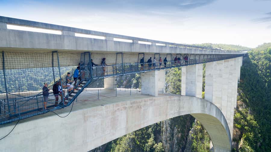 PLETTENBERG BAY: Bloukrans Bridge Skywalk Tour and HangOut - Walking the suspended skywalk: the core thrill under your feet