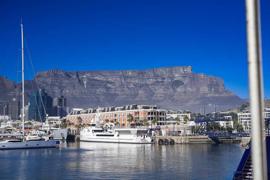Pre-Booked: Robben Island, Bo-kaap & Table Mountain Tour - Robben Island: ferry views and Mandela’s former prison cell