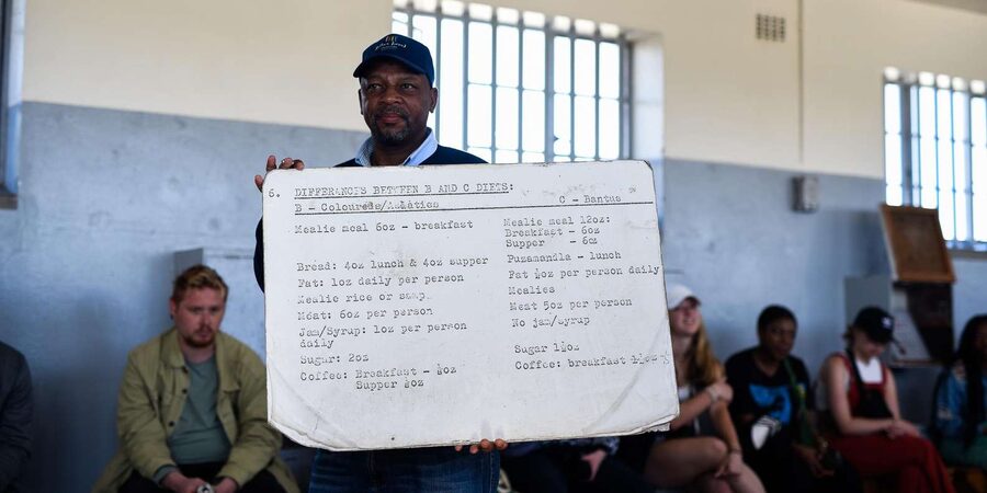 Pre-Booked: Robben Island, Bo-kaap & Table Mountain Tour - Lunch at Seven Colours Eatery, and how to budget without stress