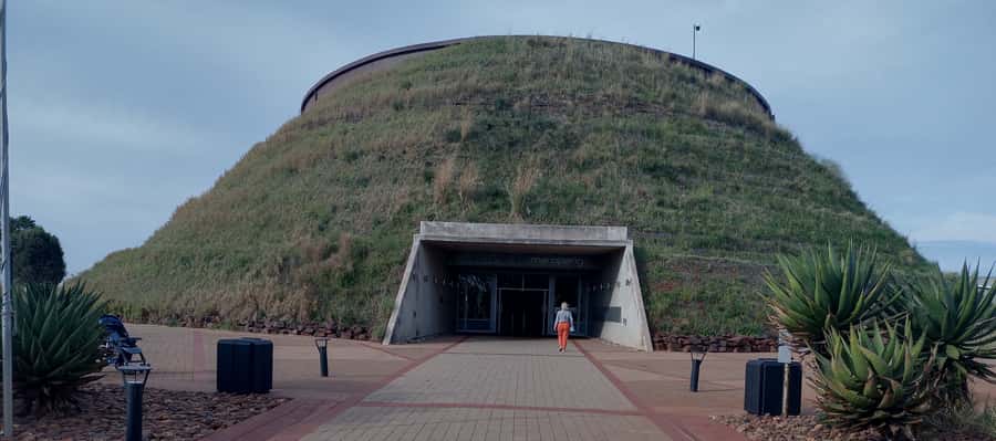 Pretoria/Sandton: Cradle of Humankind & Sterkfontein Caves - Maropeng Visitor Centre: Your 1.5-Hour Evolution Starter Pack
