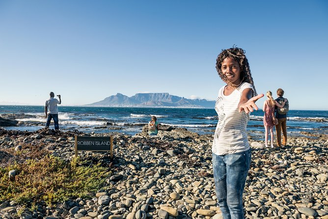 Private 2-Day Cape Town Highlights: Robben Island,Table Mountain Tickets & Wine - Cape of Good Hope: Where the Currents Meet and Wildlife Pops Up