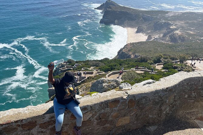 Private Guided Tour in Cape of Good Hope and Table Mountain - Noordhoek Farm Village: a real break with food stalls and coffee