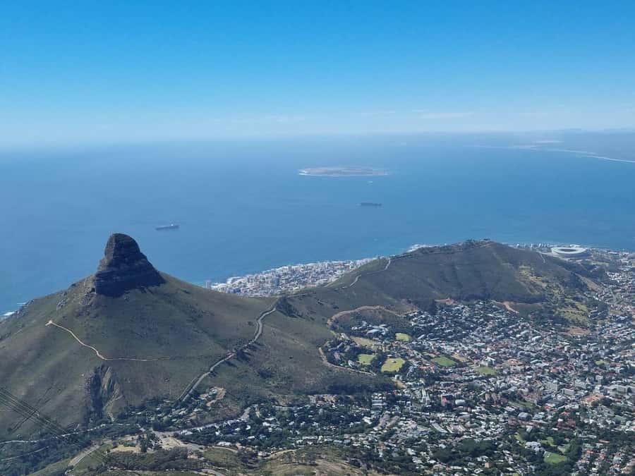 Private Tour: Robben Island, City Tour and Table Mountain - A short Cape Town city tour that sets the stage