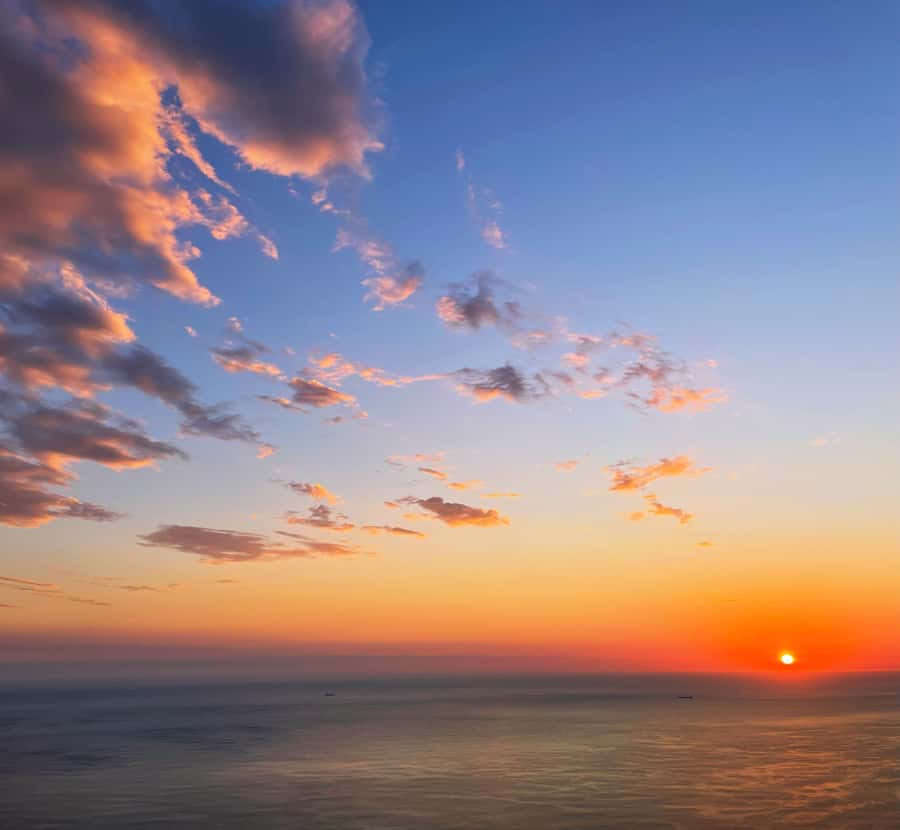 Privately Guided Sunset/Sunrise Hike Lions Head, (Pickup) - Choosing Sunrise vs Sunset: The Timing That Shapes Everything