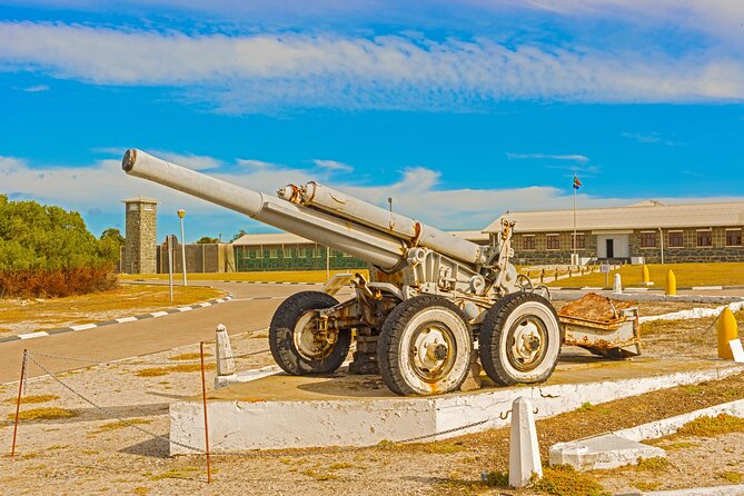 Robben Island, Table Mountain and Cape Town City Private Day Tour - From the island back to the V&A Waterfront, and why lunch is smart here