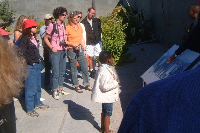 Robben Island & Township Full-Day Tour - The guides and the group size, why it changes your day