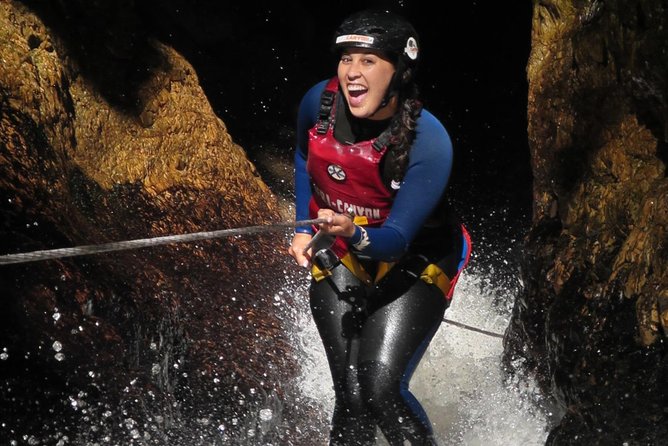 Short Canyoning Trip in The Crags - Your First Abseil Into the Canyon: Where Confidence Starts