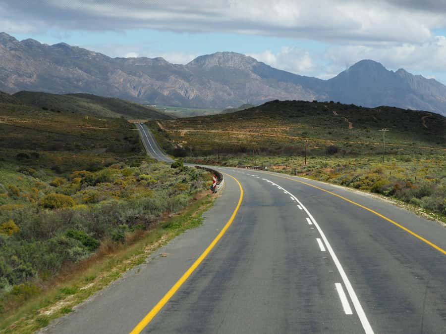 South Africa: Audioguide App for Garden Route & Western Cape - English or German voices: choosing what keeps you listening