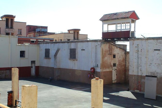 Soweto and Apartheid Museum Guided Tour - Vilakazi Street and Mandela House: short visits, strong emotional weight
