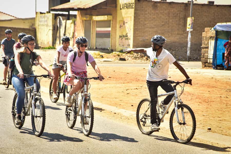 Soweto Food & Beer Bike Tour - Lunch on Vilakazi Street: Kota, Street Snacks, and More Beer