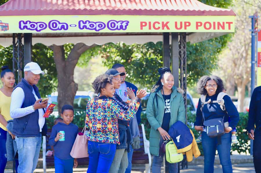 Soweto: Hop-On Hop-Off Bus, City Tour and Apartheid Museum - Constitution Hill and the Apartheid Museum: Plan for Real Time