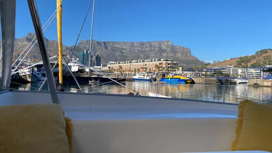 Sunset Cruise with Cape Town Cruises - Drinks and Sundowners: Complimentary Wine, Gin & Tonic, and a Cash Bar