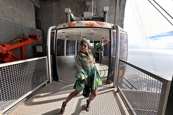Table Mountain, Boulder's Penguins & Cape Point Private Tour from Cape Town - Cape Point: Lighthouse Choices and the Two Currents Story