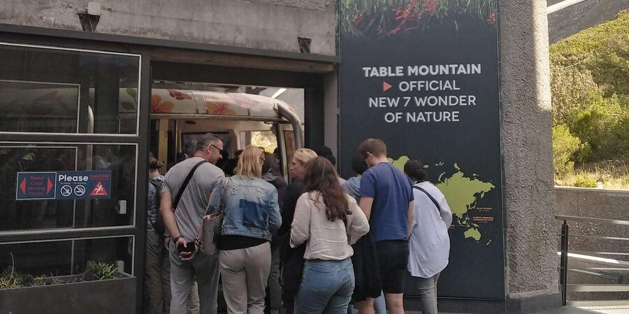 TABLE MOUNTAIN CABLE CAR EXPERIENCE WITH RESERVED TICKETS - The Cable Car Ride: 360 Views and the Tablecloth Effect