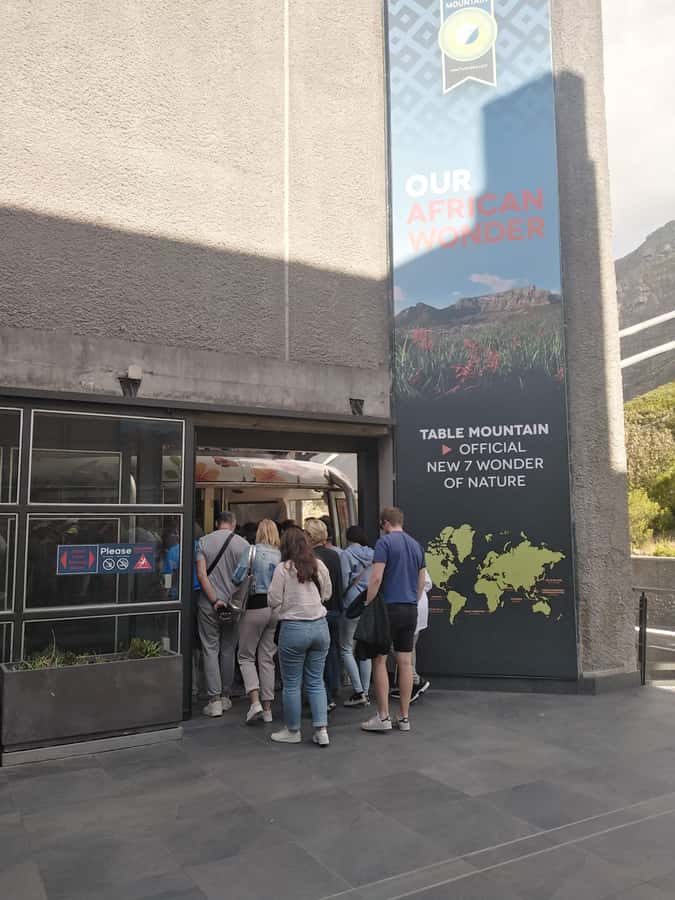 TABLE MOUNTAIN CABLE CAR EXPERIENCE WITH RESERVED TICKETS - Reserved Tickets and the Skip-the-Queue Advantage
