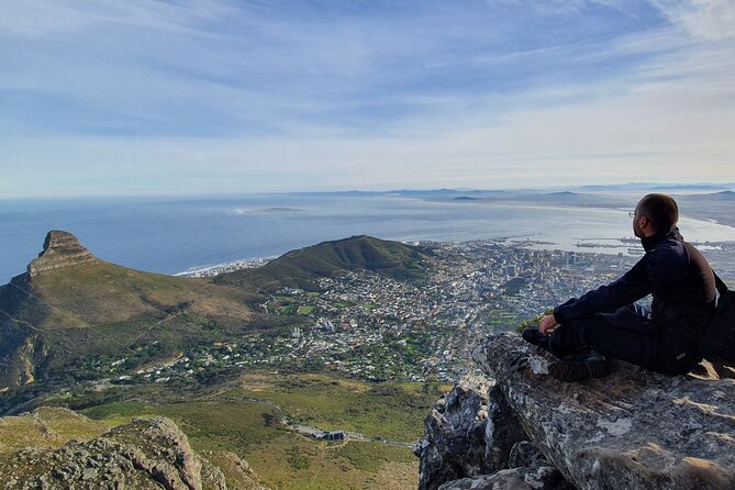 Table Mountain Summit Walk for the Whole Family - PRIVATE - Cable car up, circular route across the top