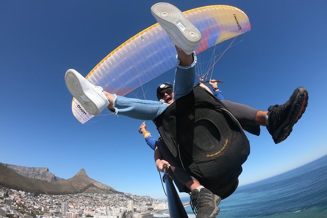 Tandem Paragliding in Cape Town - Trying the Controls: When You Briefly Feel in Command