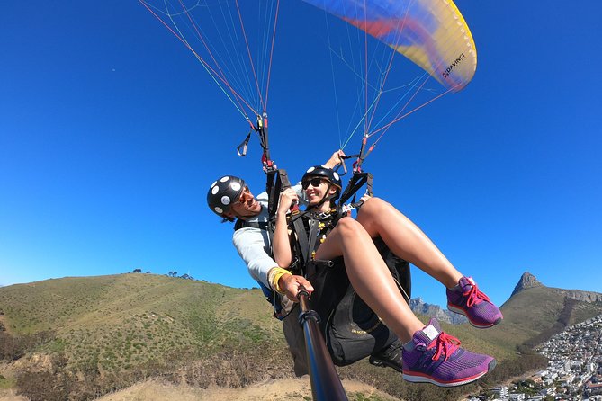 Tandem Paragliding in Cape Town - Safety Briefing and Tandem Control with Skywings
