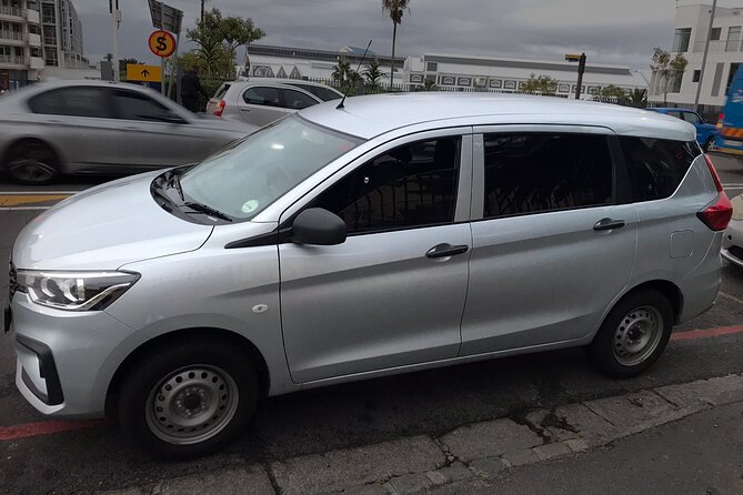 Transfer from Cape Town City Center to Cape Town Airport - Pickup that starts at your front door, not the curb